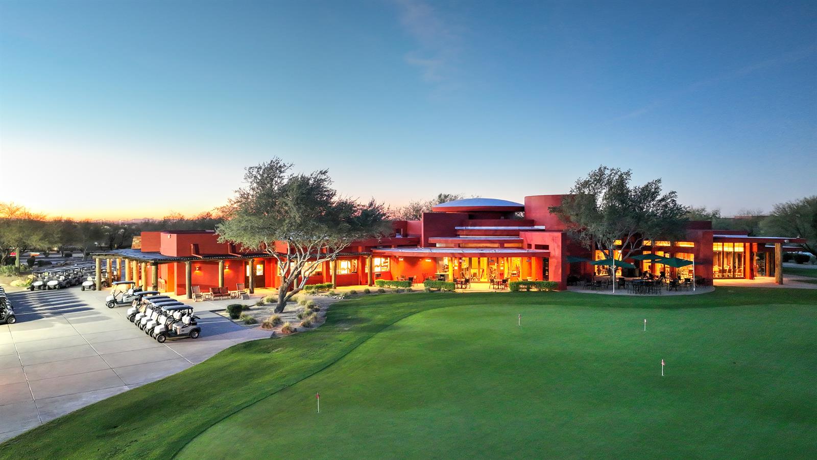 Clubhouse_at_Sunrise